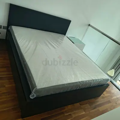 IKEA malam king‑size bed (180 × 200 cm) with 2 storage drawers and an IKEA mattress ✨