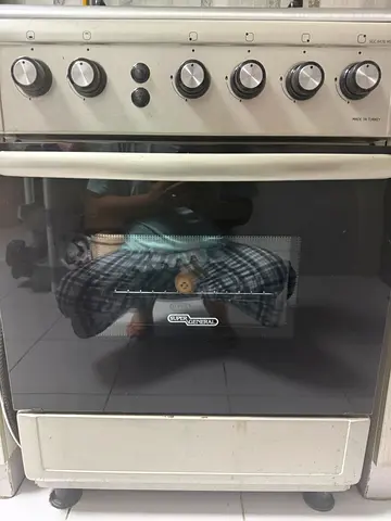 Used freestanding gas cooker with oven - good working condition