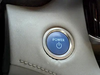 صورة 17 لـ 2020 Toyota HIGHLANDER