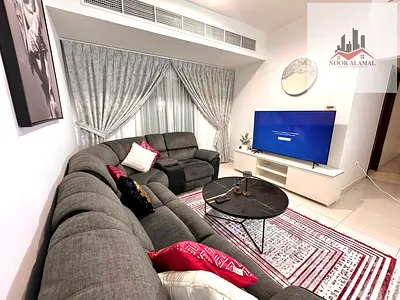 Sharjah, Muwailih: Super deluxe furnished unit featuring two bedrooms, a living room, a kitchen, two bathrooms, and a balcony. Price: 5,000 (internet