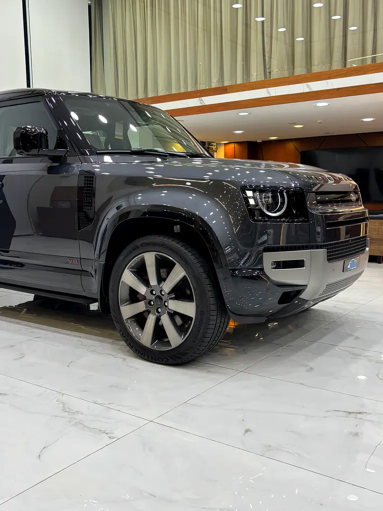 Land Rover Defender 2026