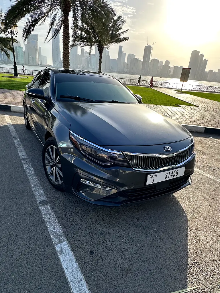 Kia Optima 2019 — photo 1 of 5