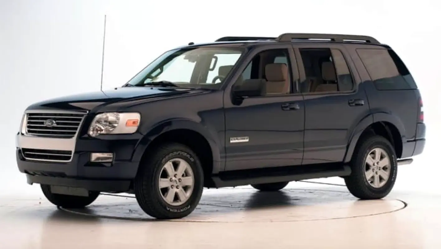 Ford Explorer 2010 — photo 1 of 1
