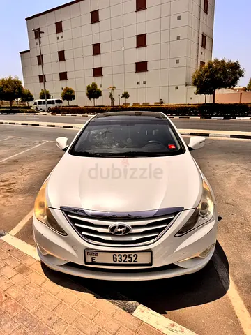 2014 Hyundai Sonata SE - GCC Specs Panoramic roof