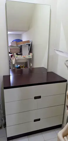 Four-Drawer Dresser with Large Mirror - Dark Top, Light Drawers