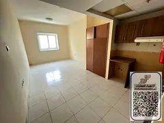 Spacious studio apartment with built-in wardrobes, close to all amenities, central air conditioning,