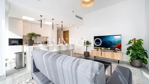Corner Unit | Fully Furnished | Vacant Now