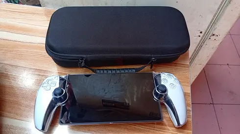 Ps5 Portal with protecting glass and a carrying bag