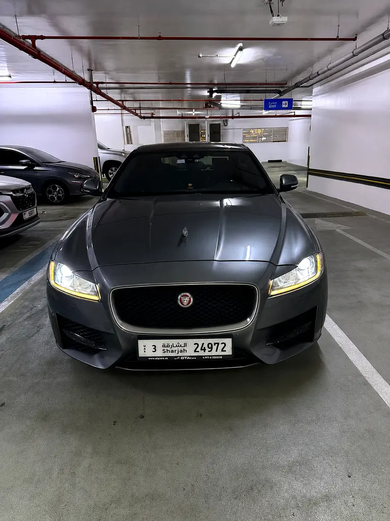 Jaguar XF 2016 — photo 1 of 7