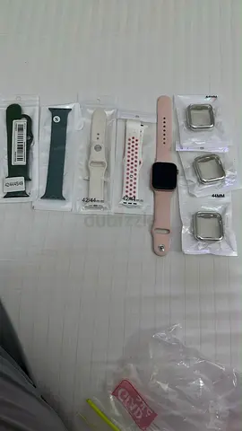 Apple watch 44mm Smartwatch with 4 Extra Silicone Straps and 3 Metal Frames - Light Pink