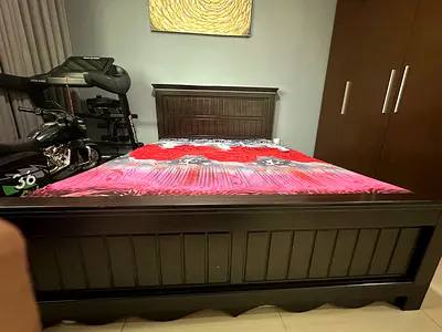 Queen bed with medicated mattress