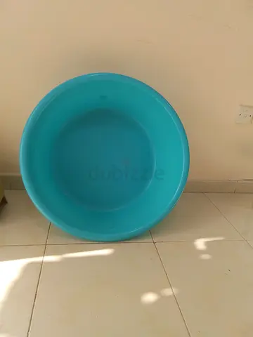 Large plastic wash basin / laundry tub - clean blue