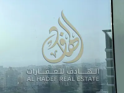 🔥 إطلالة مباشرة على بحر الخليج وحديقة الصفيا + غرفة ماستر ببلكونة + برج عائلي هادئ 🔥