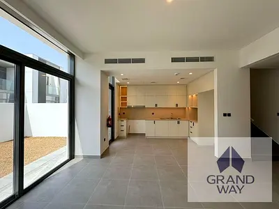 Single Row / Near Pool and Park / Best Location