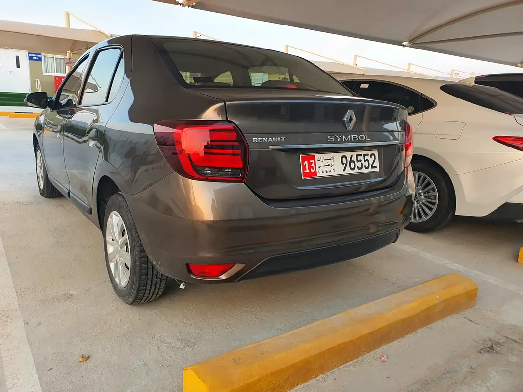 Renault Symbol 2020 — photo 1 of 9