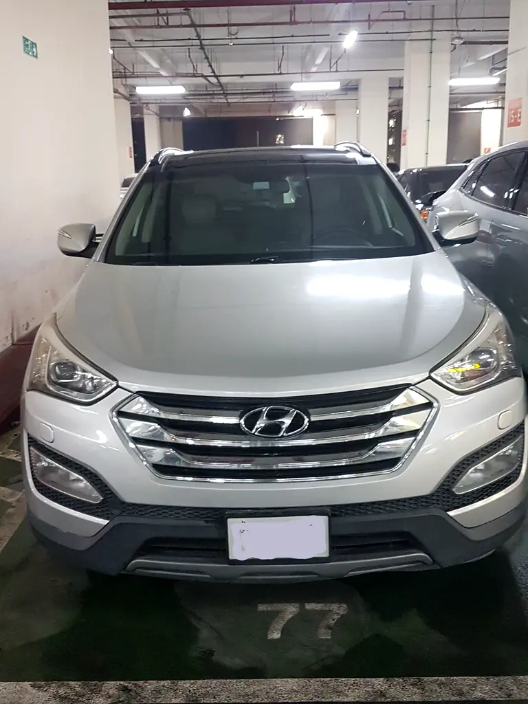 Hyundai Santa Fe 2014 — photo 1 of 10