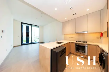 Premium 1 bedroom Apartment | Scenic padel court view | Prime Location
