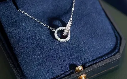 Silver necklace brand new