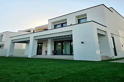 Fully Furnished 4BR | Custom Feature Wall | Move-In Ready