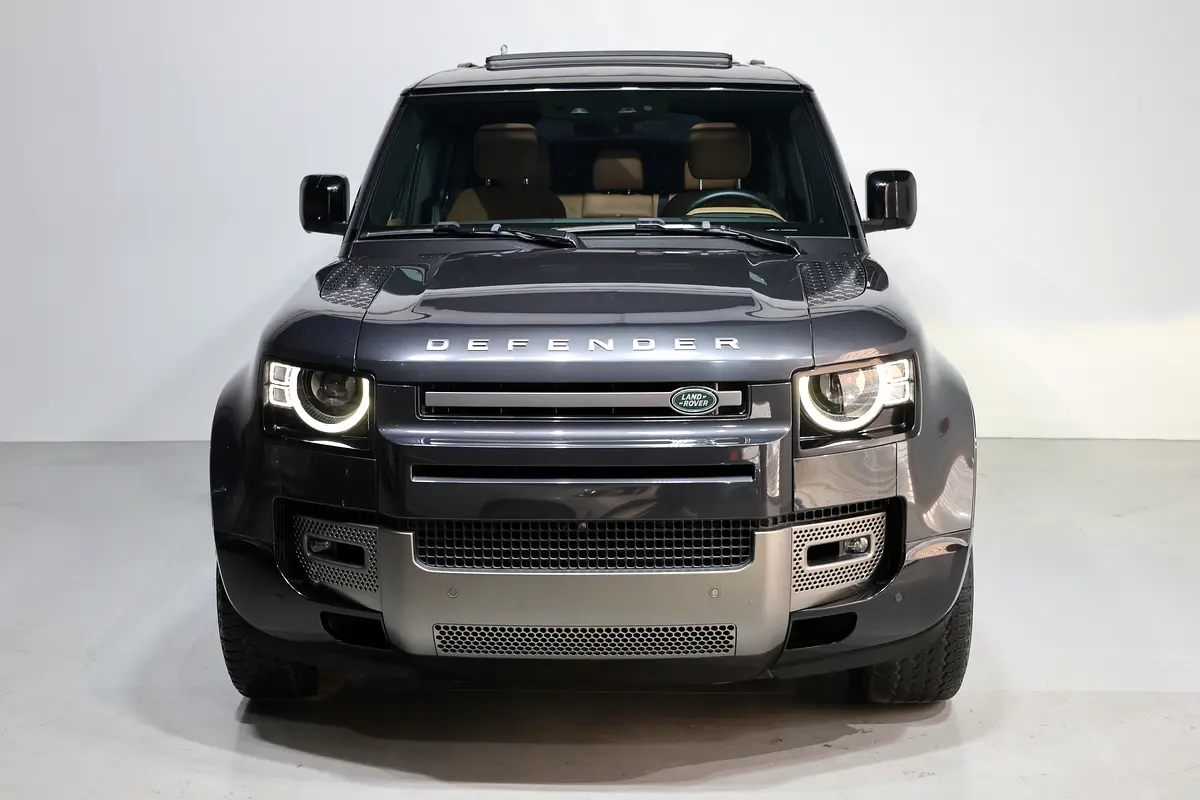 Land Rover Defender 2025
