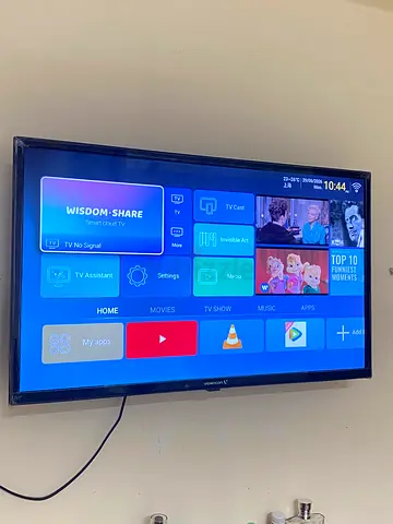 32 inch Smart LED TV - Good working condition