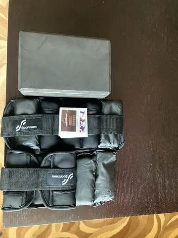Set of Adjustable Ankle/Wrist Weights Yoga Block