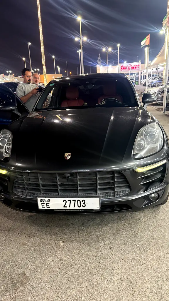 Porsche Macan 2018 — photo 1 of 4