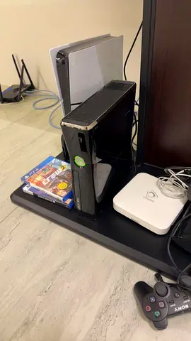 Xbox 360 jailbroken + 2 controllers