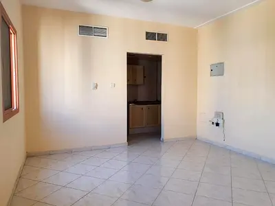 Good opstion family building studio nice loction