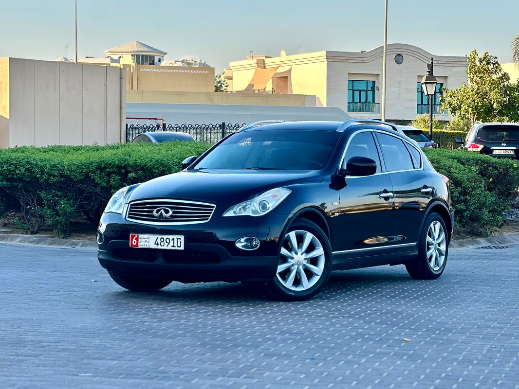 Infiniti QX50 2015 — photo 1 of 16