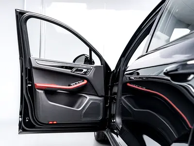 صورة 8 لـ 2024 Porsche MACAN