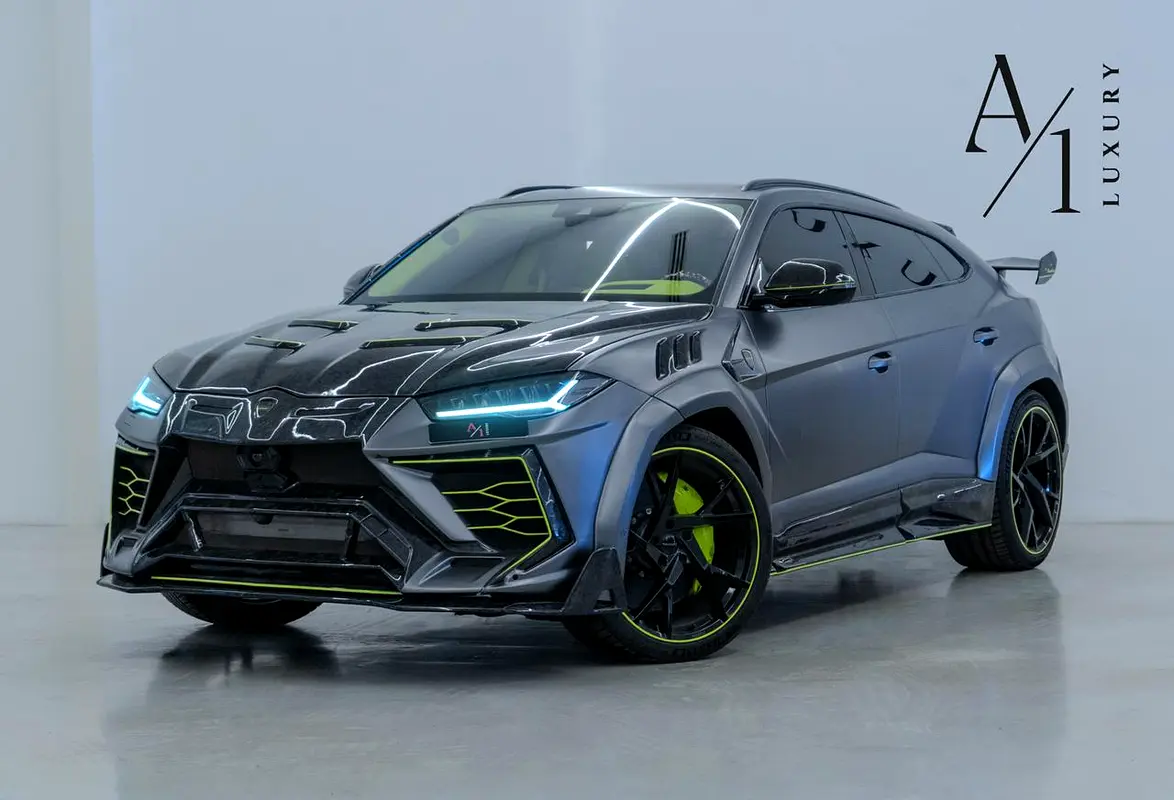 Lamborghini Urus 2022 — photo 1 of 17