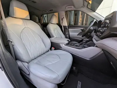 صورة 11 لـ 2020 Toyota HIGHLANDER
