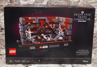 LEGO® Star Wars Death Star Trash Compactor Diorama 75339 (802 pcs)(Retired Set)