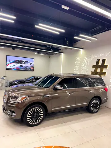 صورة 5 لـ 2019 Lincoln NAVIGATOR