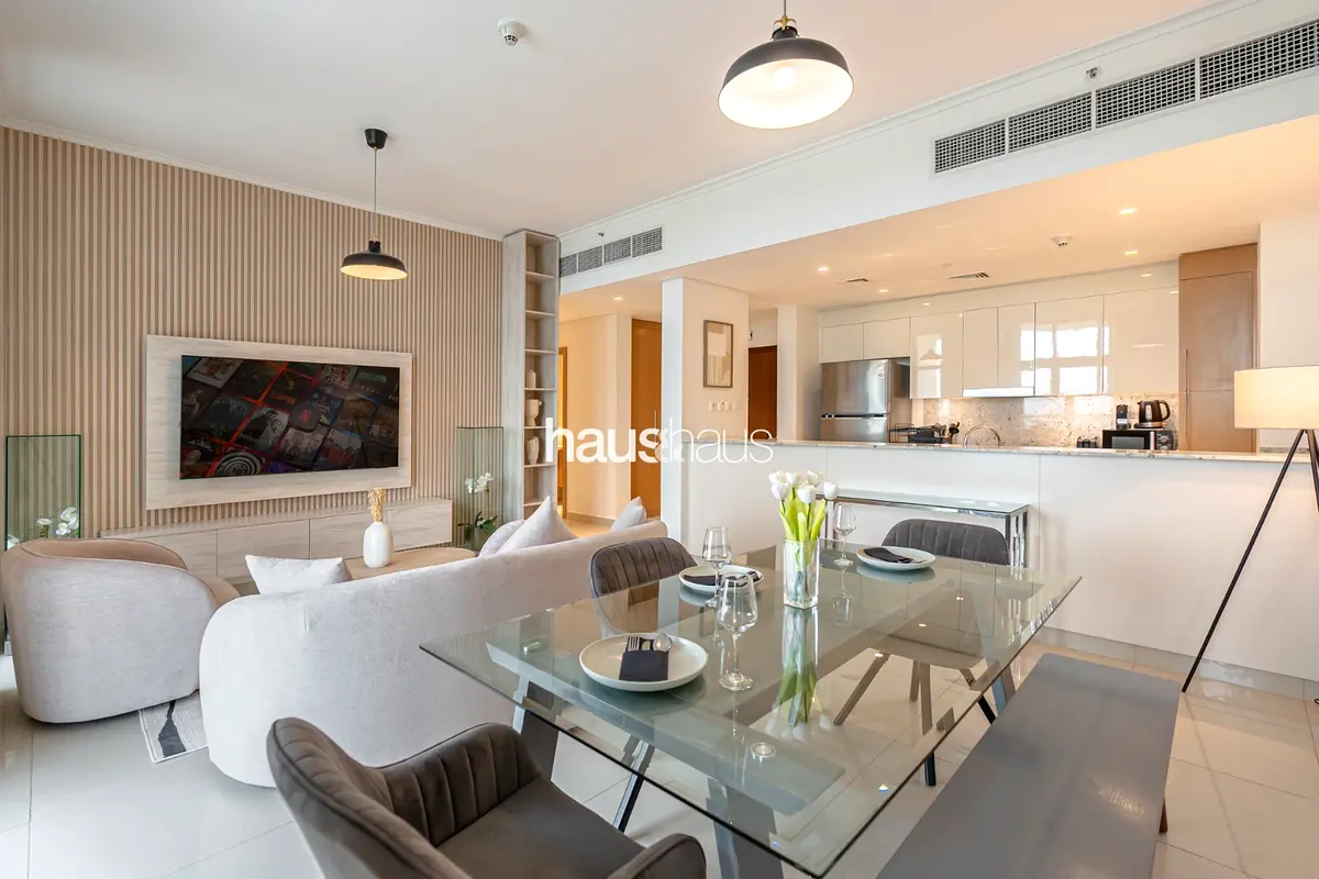 Vacant | High Floor | Furnished | Viewable Today!