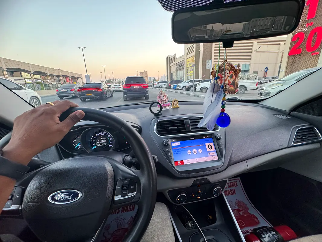 Ford Escort 2020 — photo 1 of 13
