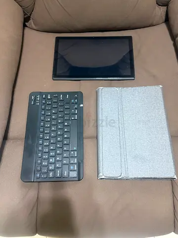 Discovery Note 14 Plus with keyboard and cover