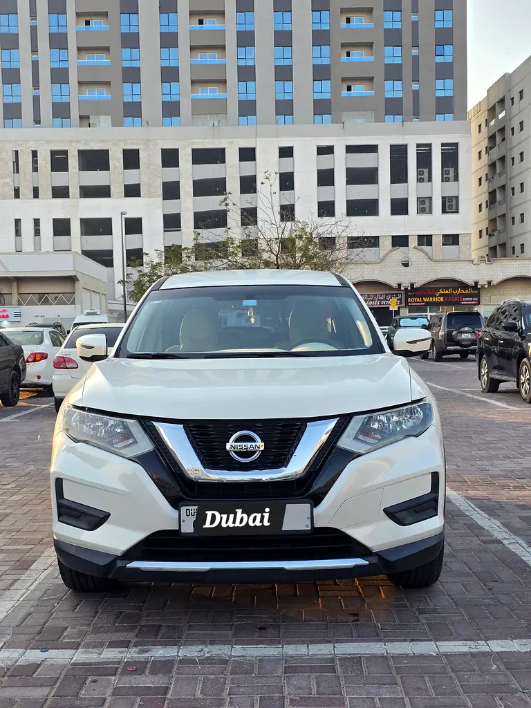 Nissan X-Trail 2018 — photo 1 of 10
