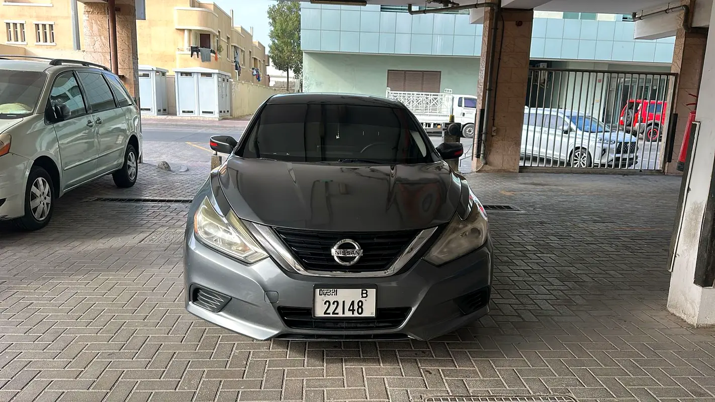 Nissan Altima 2016 — photo 1 of 8