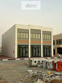 The possibility of renting the entire building or individual shops.