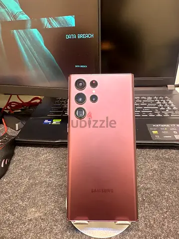 Samsung Galaxy S22 Ultra - Burgundy, Good Condition