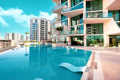 Skyline 1BR | شرفة | دخول المسبح والنادي الرياضي
