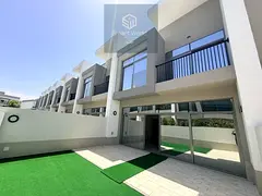 5 BEDROOM VILLA + MAID