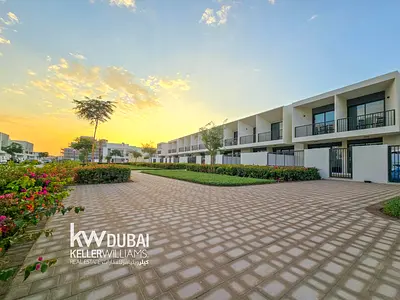 10 Mins to DIA | Landscaped Garden | Prime Family Home