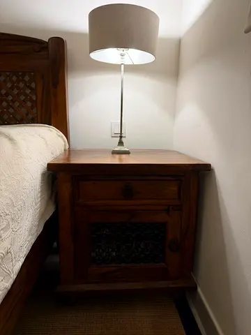 Solid Wood Bed with Bedside Cabinet / Nightstand