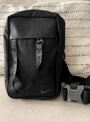 Black Nike Crossbody/Shoulder Bag - Small Pack