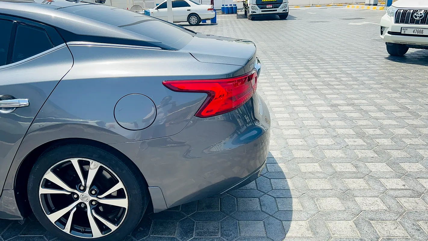 Nissan Maxima 2017 — photo 1 of 13