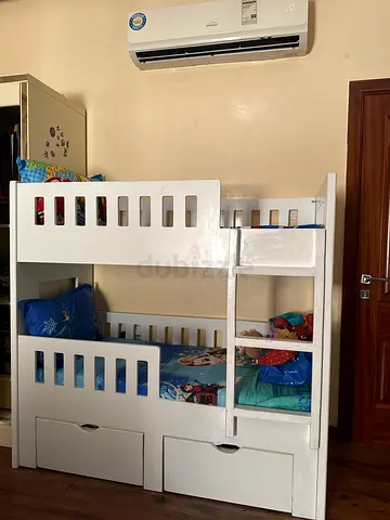 White Wooden Bunk Bed for Kids with Storage Drawers (Good Condition)