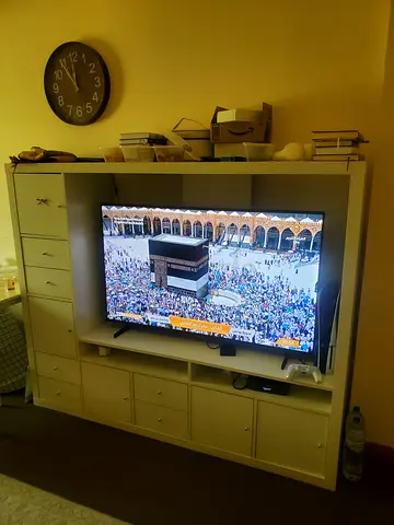 . تلفزيون هايسنس 55 بوصه QLED 4k 55E7N 2024 UAE version